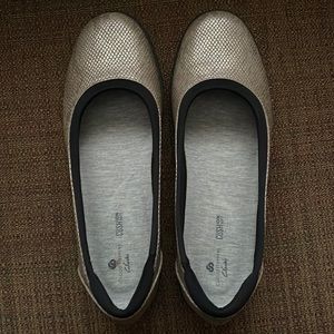 Clarks Ayla Low Size 8